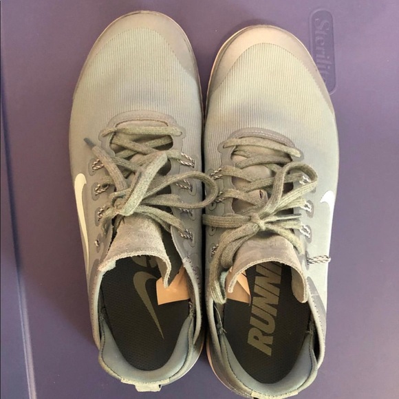 Nike running shoes - Picture 3 of 10